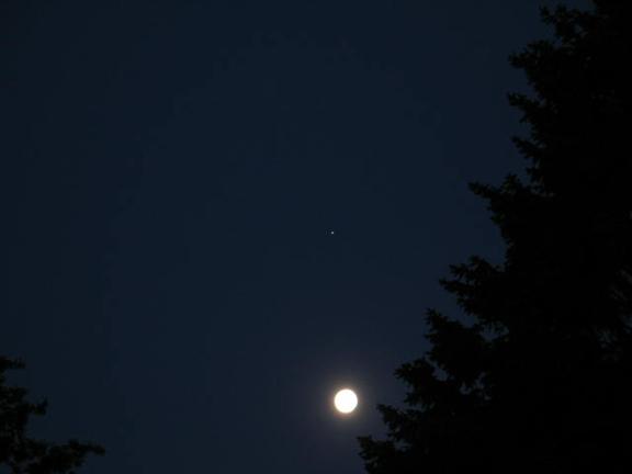 [ moon and Jupiter in conjunction ]